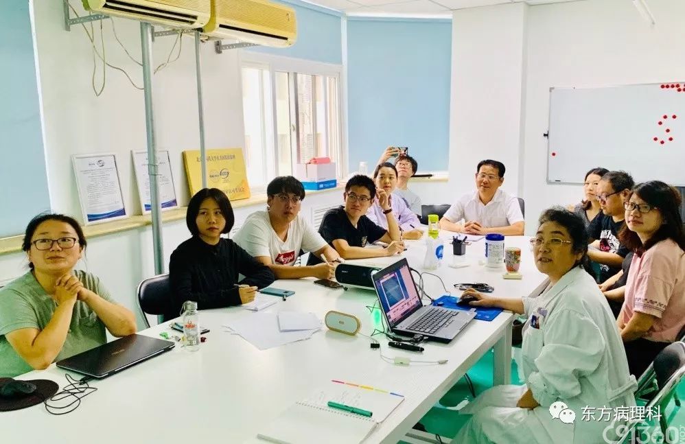 2019年8月12日,北京中医药大学东方医院病理科(简称病理科)技术人员上岗规范化培训顺利开课。参加培训的学员有病理科2019年新入职人员、实习生、轮岗人员等。