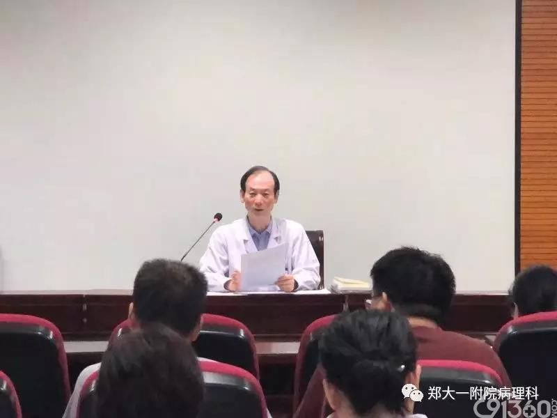 病理科党支部进行“不忘初心、牢记使命”主题教育,集体学习《习近平新时代中国特色社会主义思想》第一讲